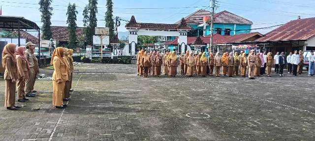 Apel Pagi Pegawai Kecamatan Leksono